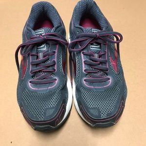 Brook tennis size 7.5